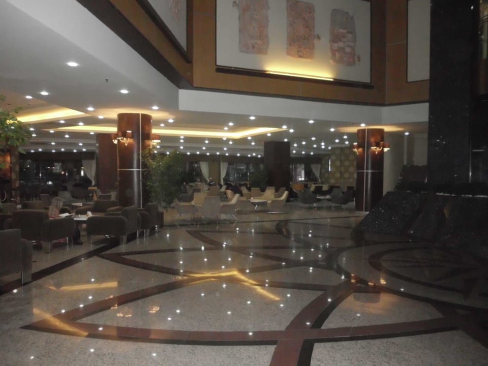 Eingangsbereich mit Panoramalift Hane Family Resort