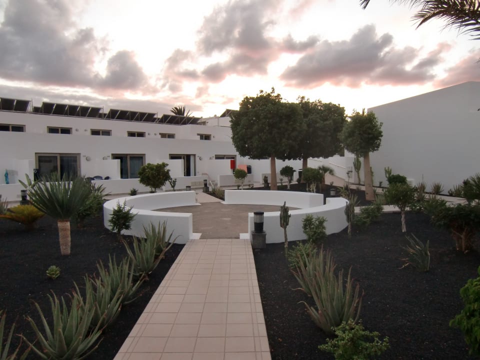 Sehr dekorative Gartenanlage, hier: Aloe Vera Hotel Las Costas
