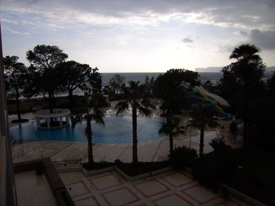 Pool im Winter Kilikya Palace Göynük