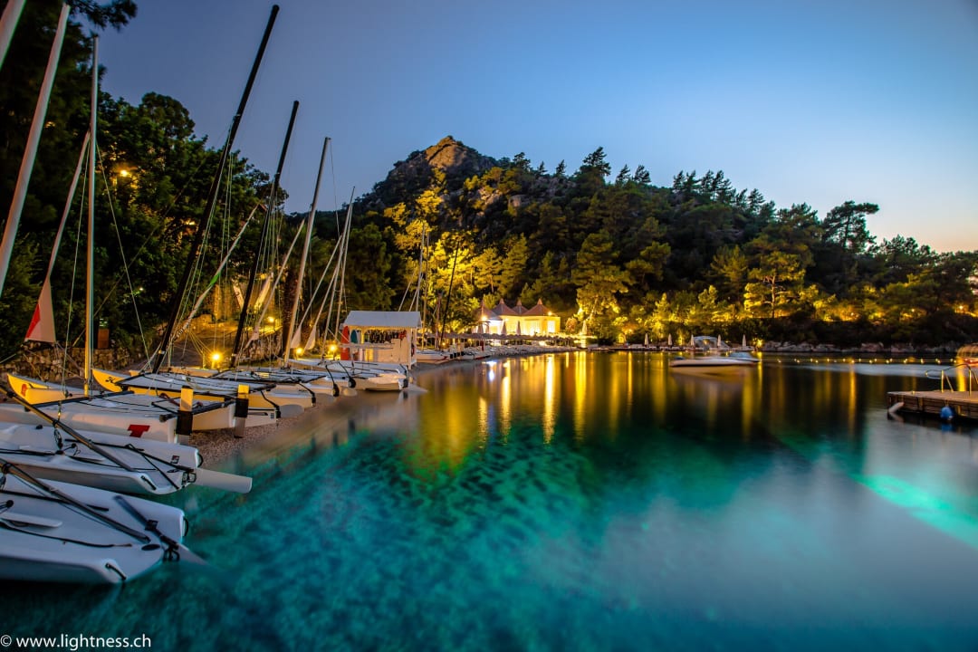 Strand Hillside Beach Club