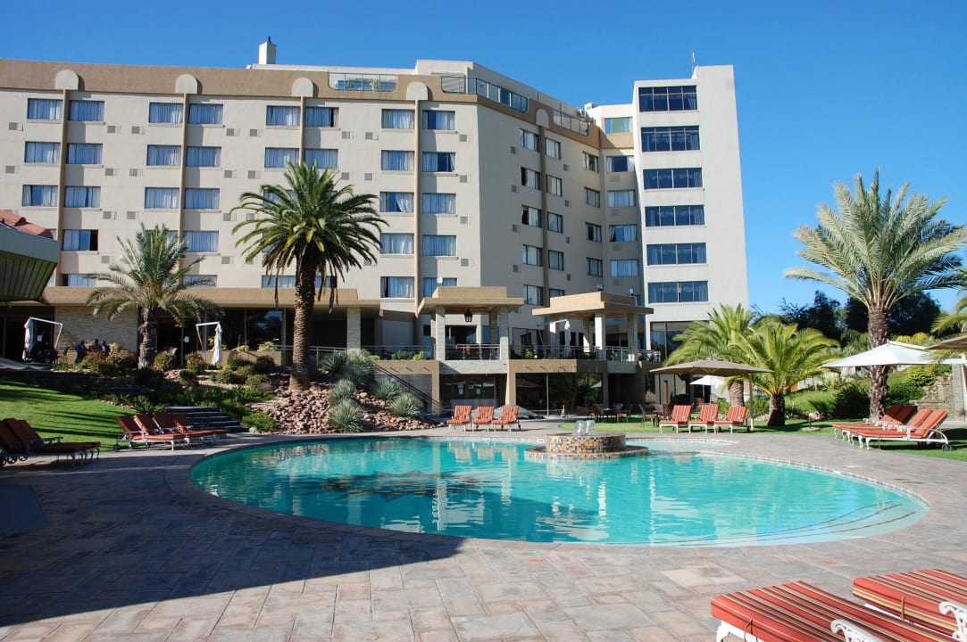 Poolanlage Safari Court Hotel
