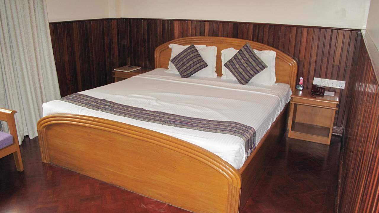 Unser Bett Ayarwaddy River View Hotel