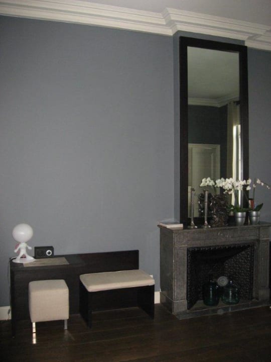 Schreibtisch Hotel Dusk till dawn - The red spot