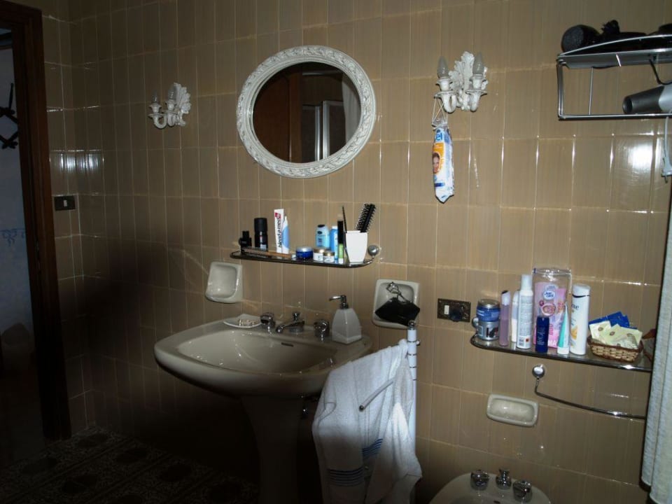 Teilansicht des Badezimmers im "blauen" Zimmer Hotel B&B Alla Fontana del Ferro