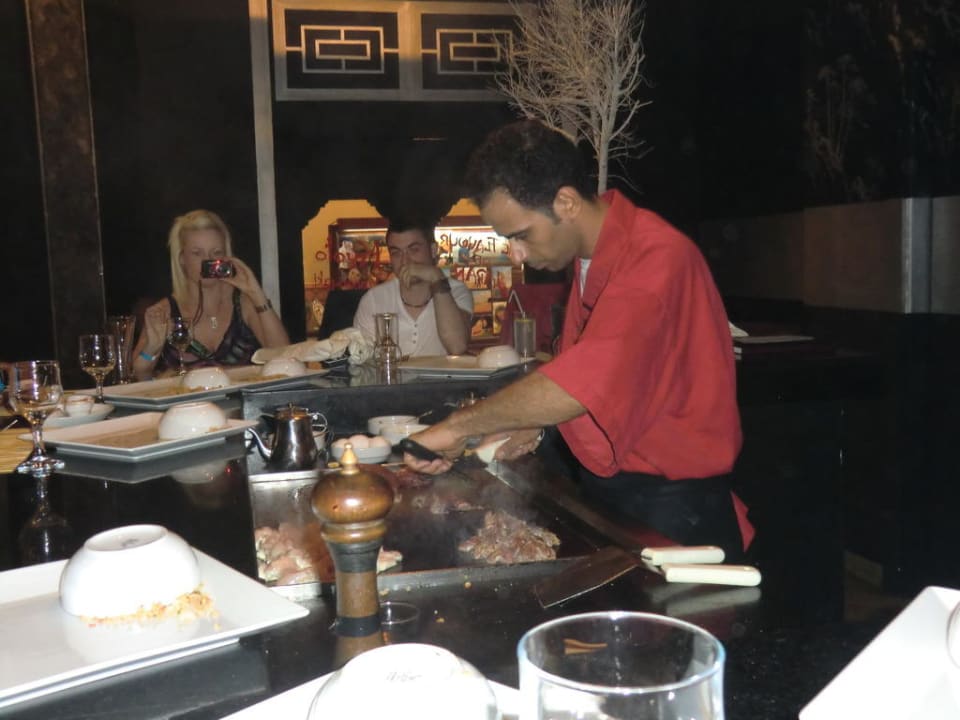 Kochshow im japanischen Restaurant Charmillion Sea Life Resort