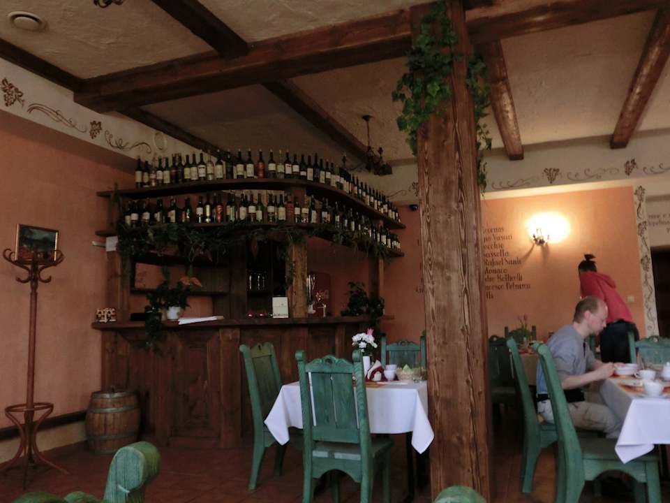 En vino veritas Hotel Stara Szmergielnia