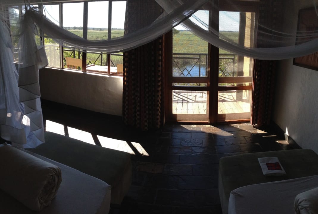 Blick zum Balkon Namushasha River Lodge