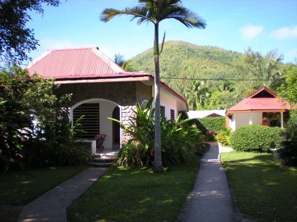 Familienvilla und Rezeption L'Hirondelle Self Catering Guest House
