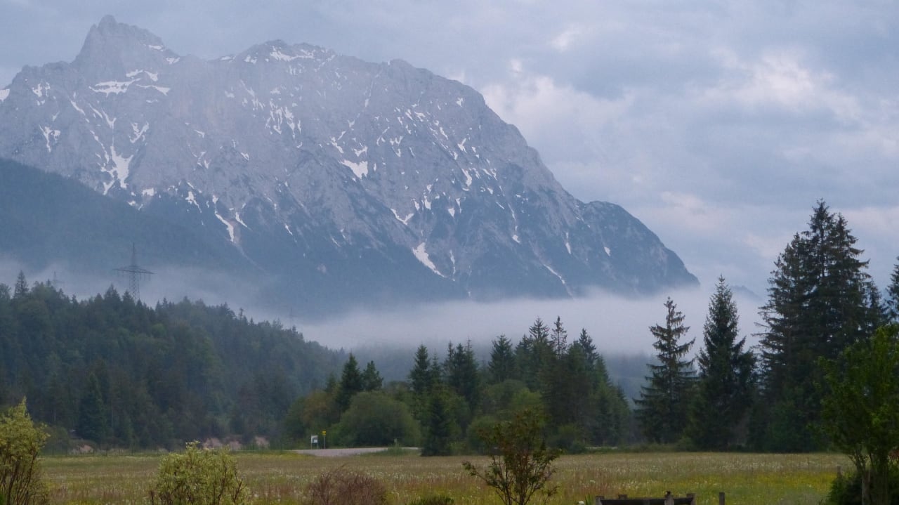 Ausblick von der Terrasse - jeden Tag anders Ferienwohnungen Alpenblick Tilly
