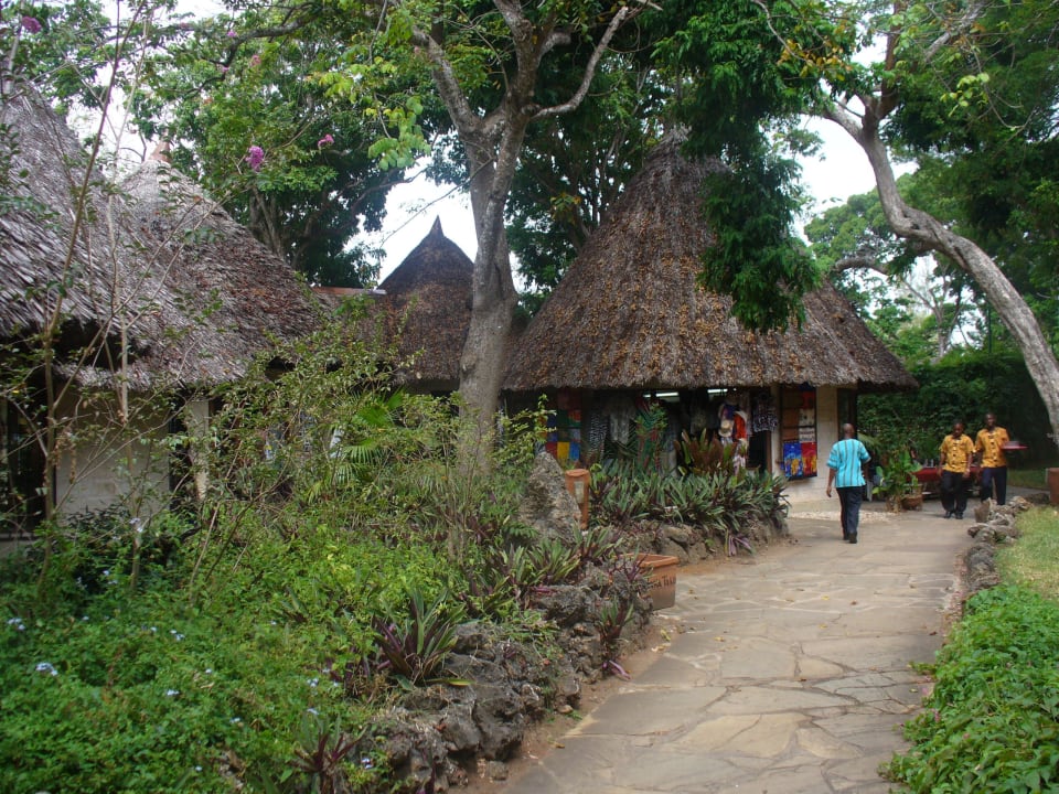 Shops Baobab Beach Resort & Spa