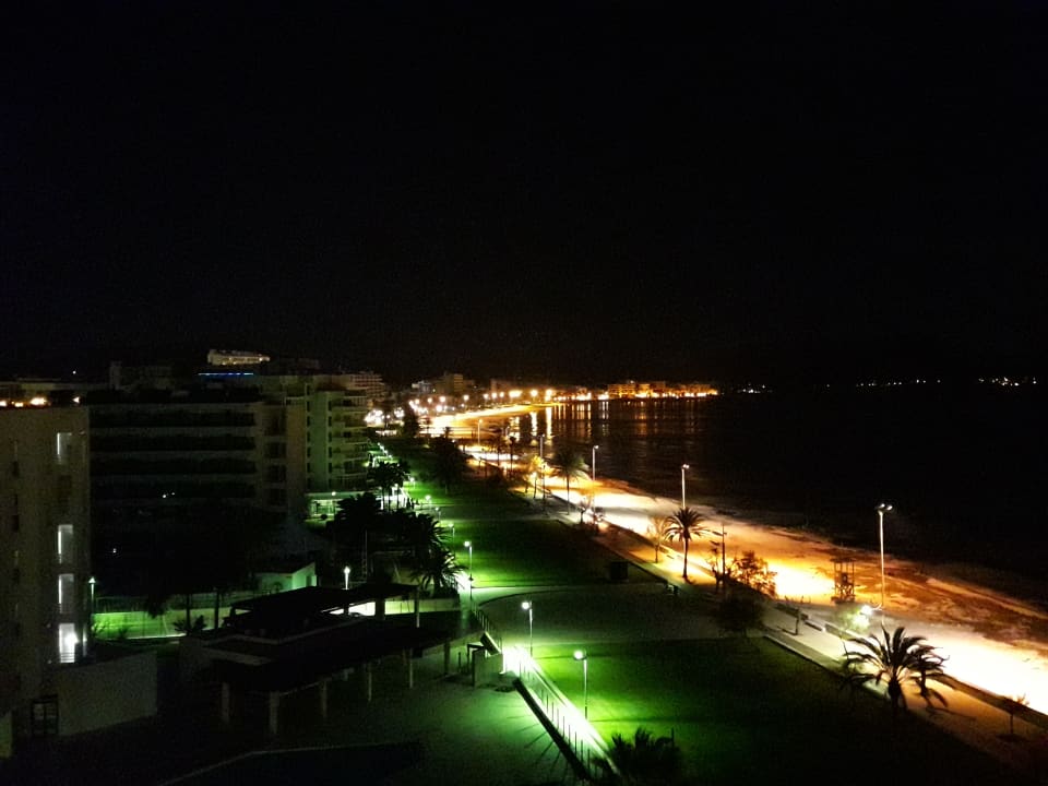Cala Millor bei Nacht. Hipotels Hipocampo Playa