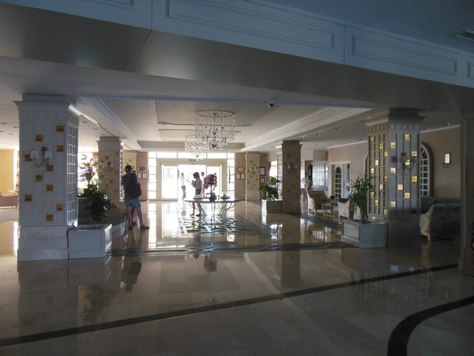 Lobby Bella Resort & Spa