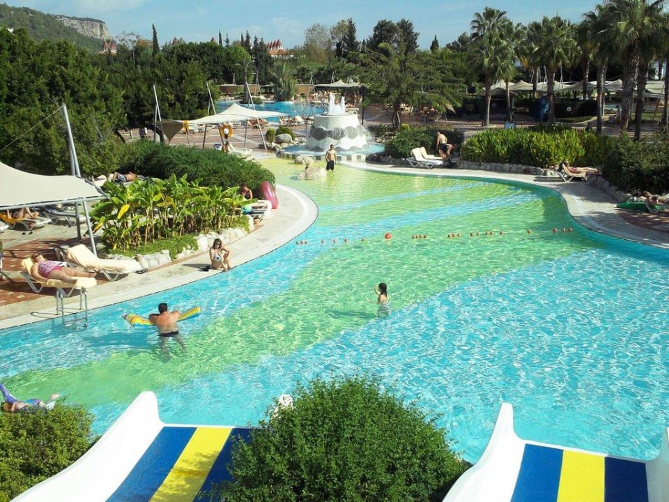 Pool an der Insel mit den Rutschen Limak Limra Hotel & Resort