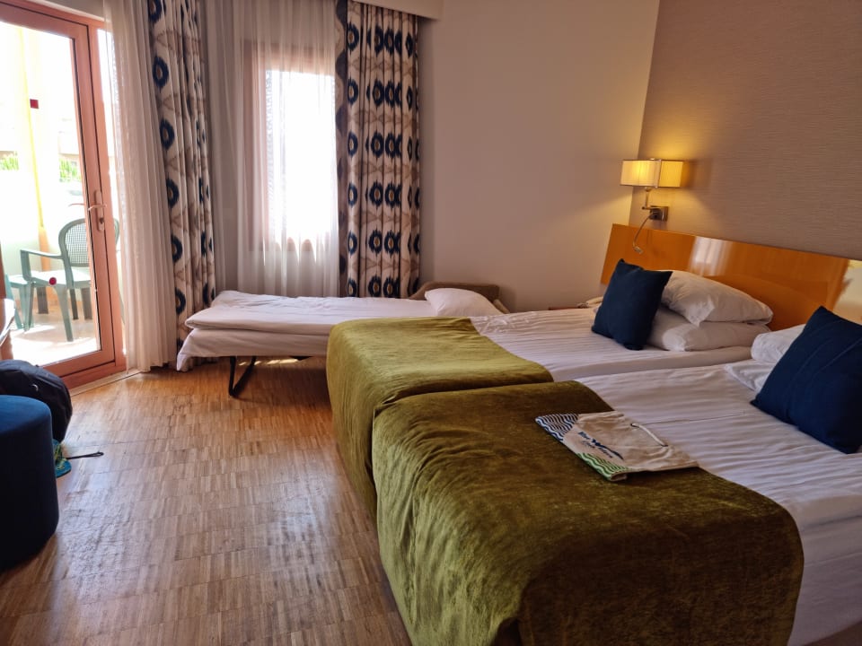 Zimmer Blue Waters Club