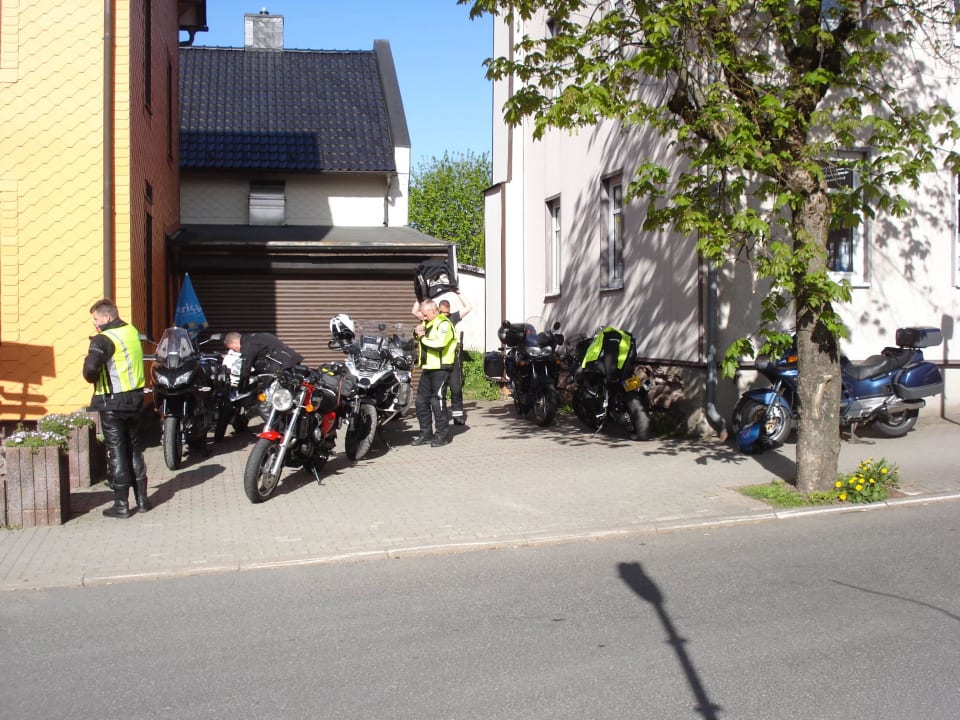 Motorenstalling garage Konsum Gästehaus Quisisana