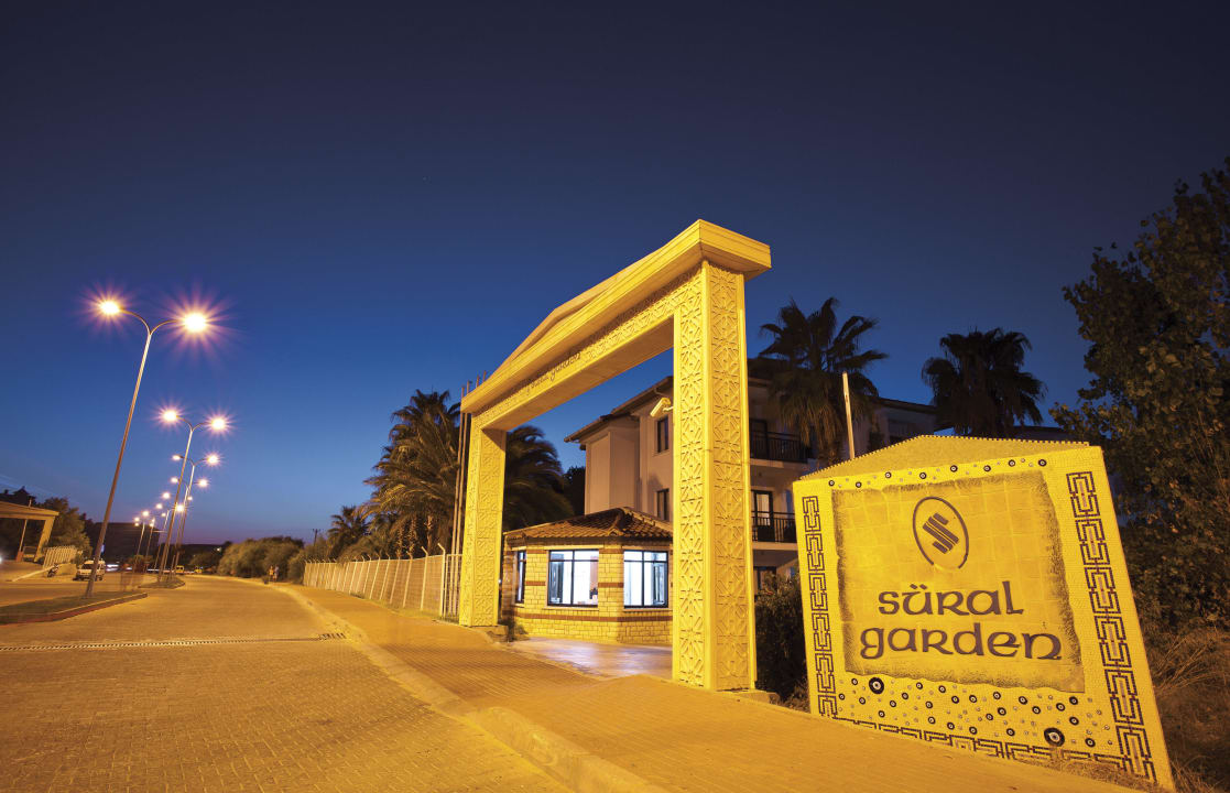 Eingang  Hotel Süral Garden