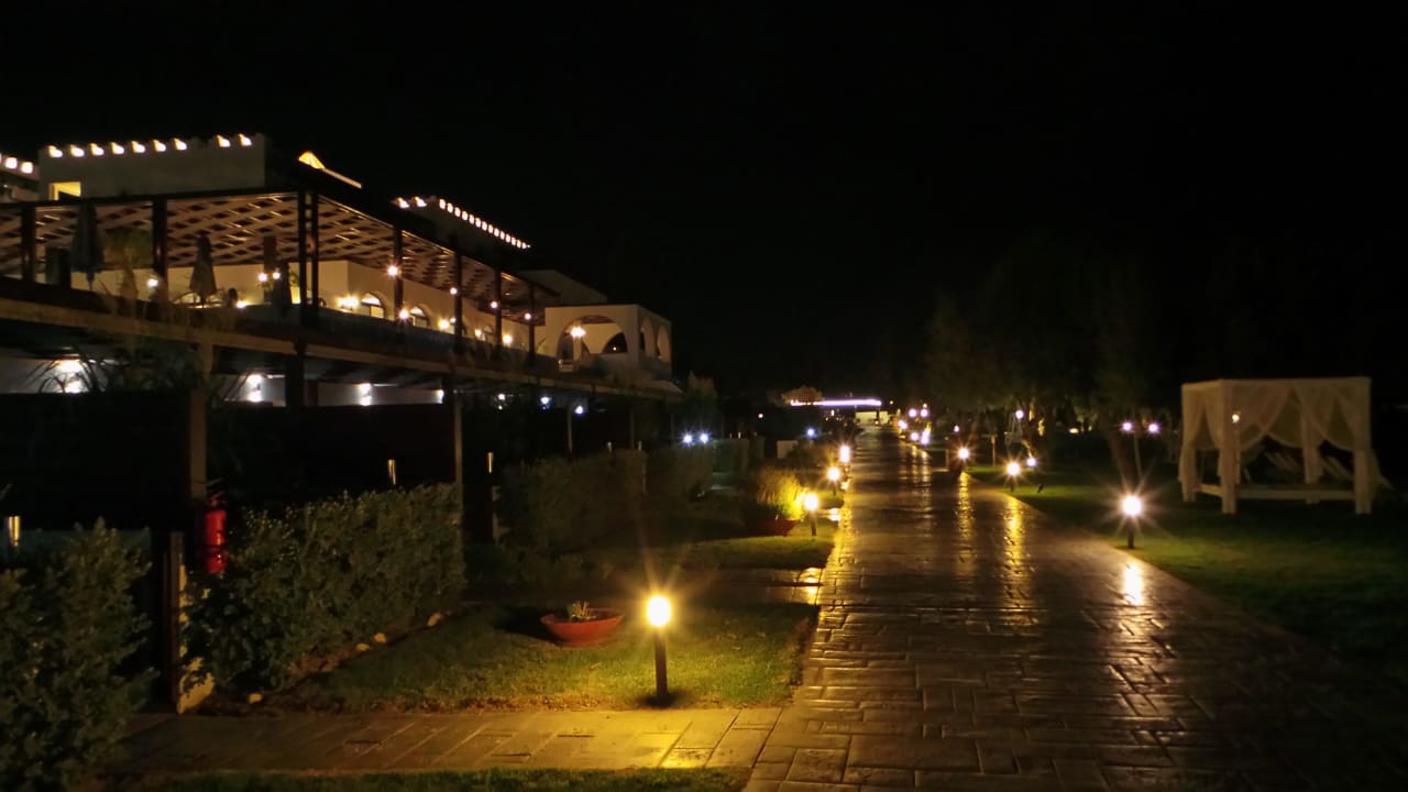 Hotel nocą  TUI BLUE Oceanis Beach and Spa Resort