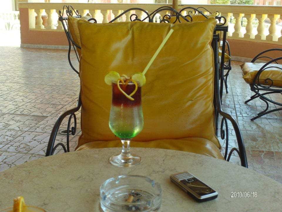 Mustafa´s Cocktail für mich Pickalbatros Alf Leila Wa Leila Resort - Neverland Hurghada