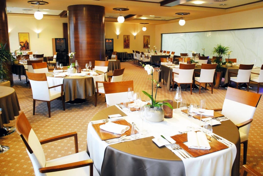 Calypso restaurant Perla, Resort & Entertainment