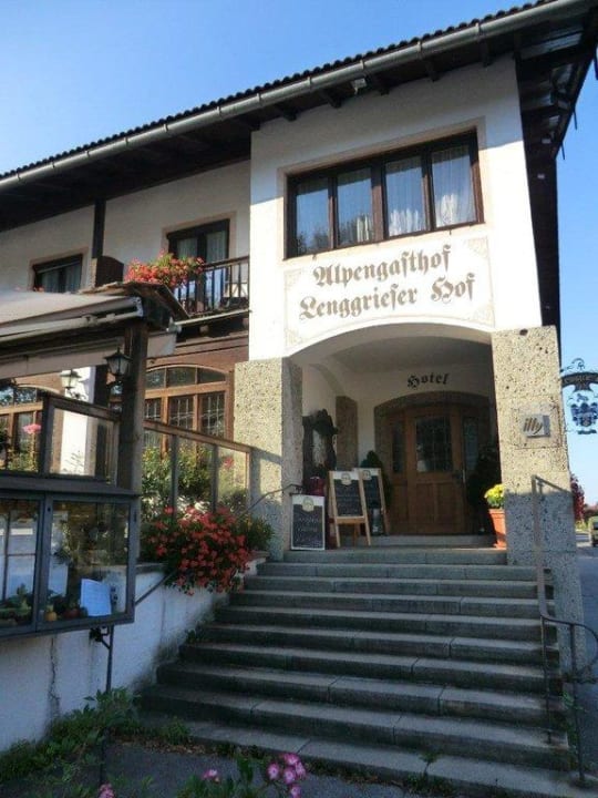 Hoteleingang Hotel Alpengasthof Lenggrieser Hof