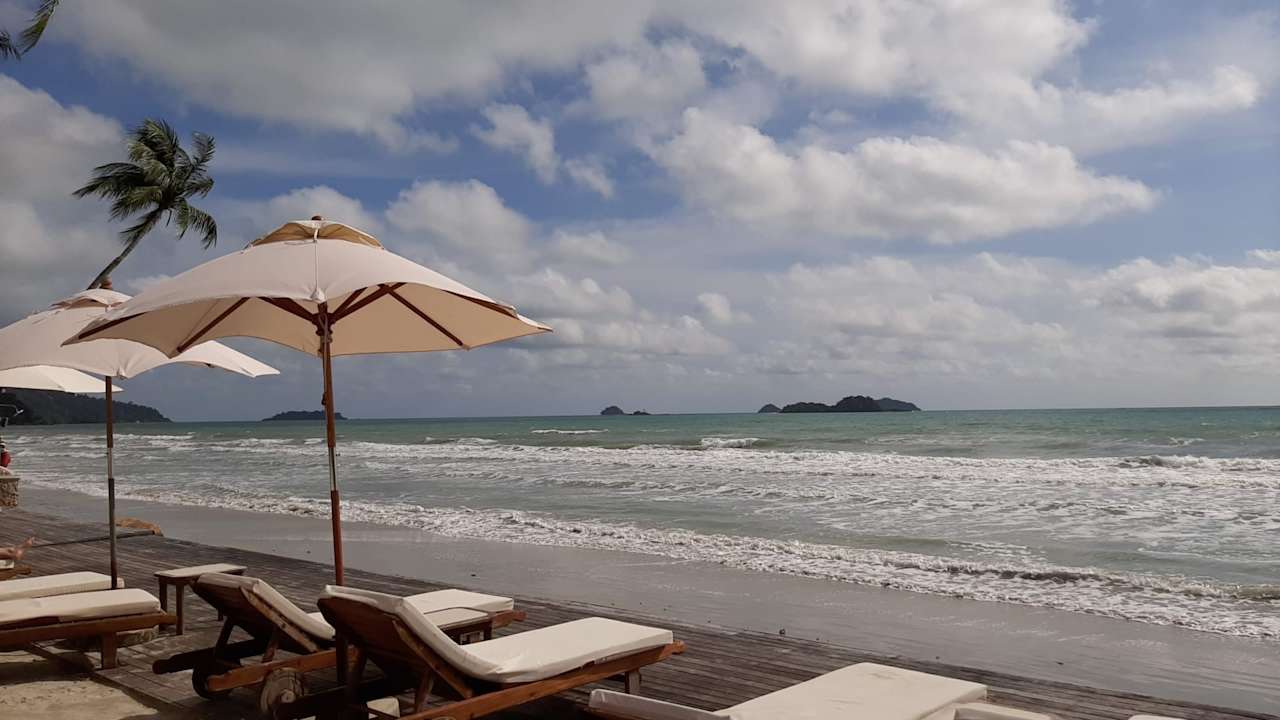 Strand Santhiya Tree Koh Chang Resort