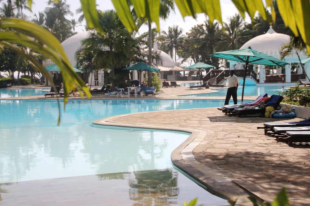 Pool Hotel Southern Palms Beach Resort