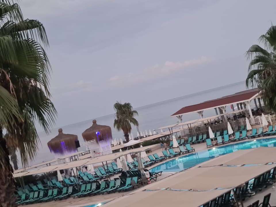 Pool Crystal Flora Beach Resort