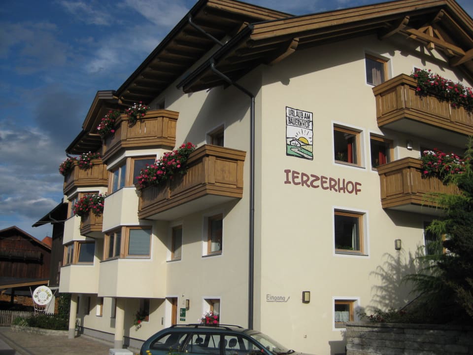 Von der Straßenseite Kinderbauernhof Ierzerhof