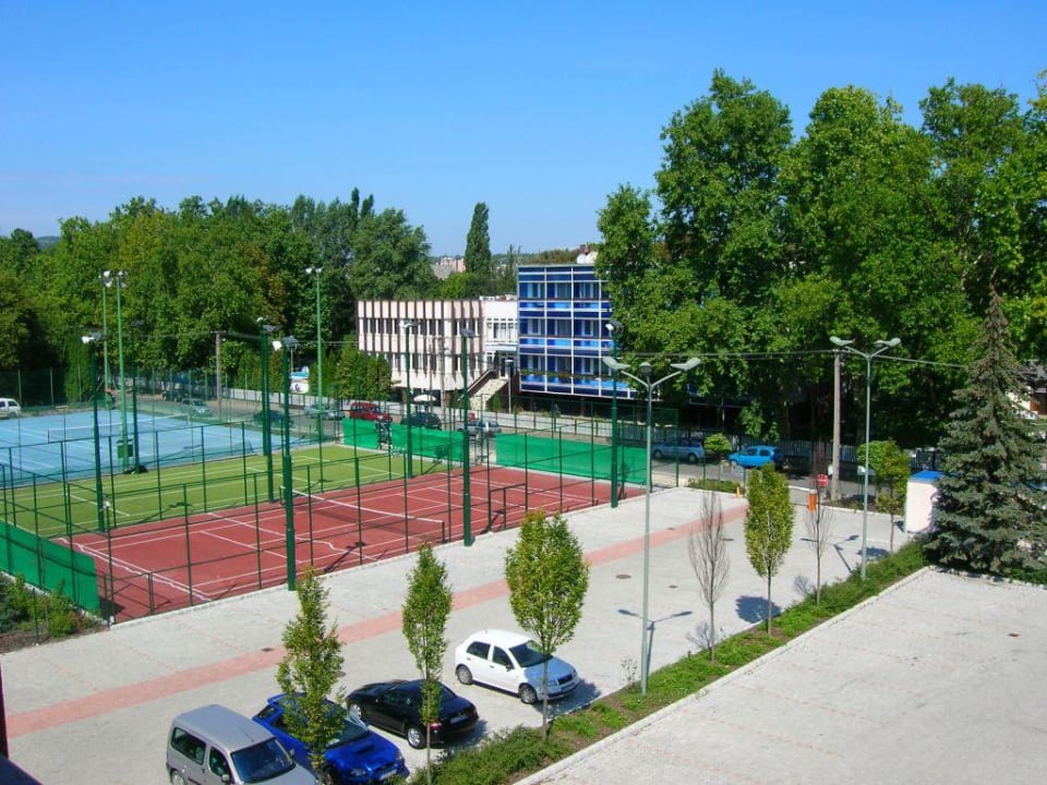 Aussenansicht_2 Hotel Holiday Beach Budapest