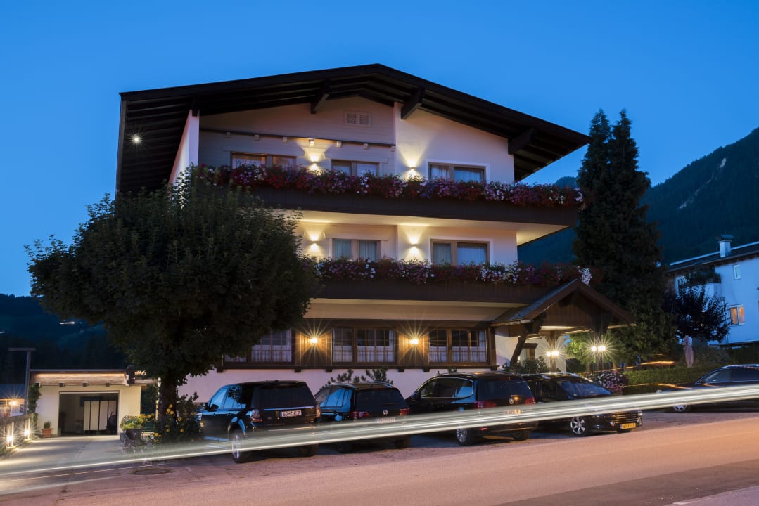 Außenansicht Angerer Alpine Suiten und Familienappartements Tirol
