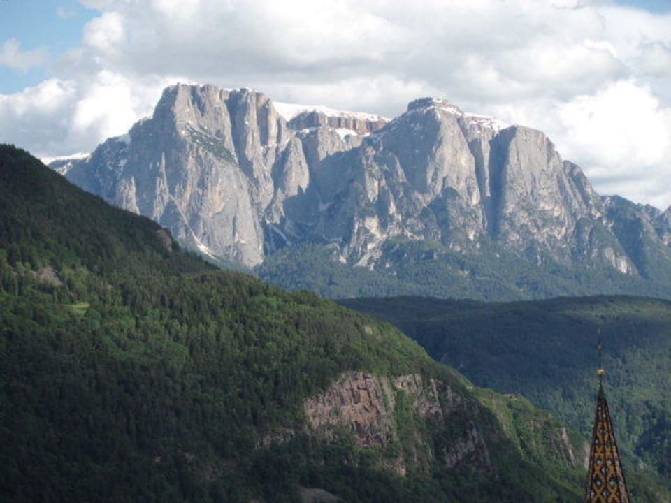 Ausblick auf die Schlern vom Suite-Balkon Gasthof zur Traube