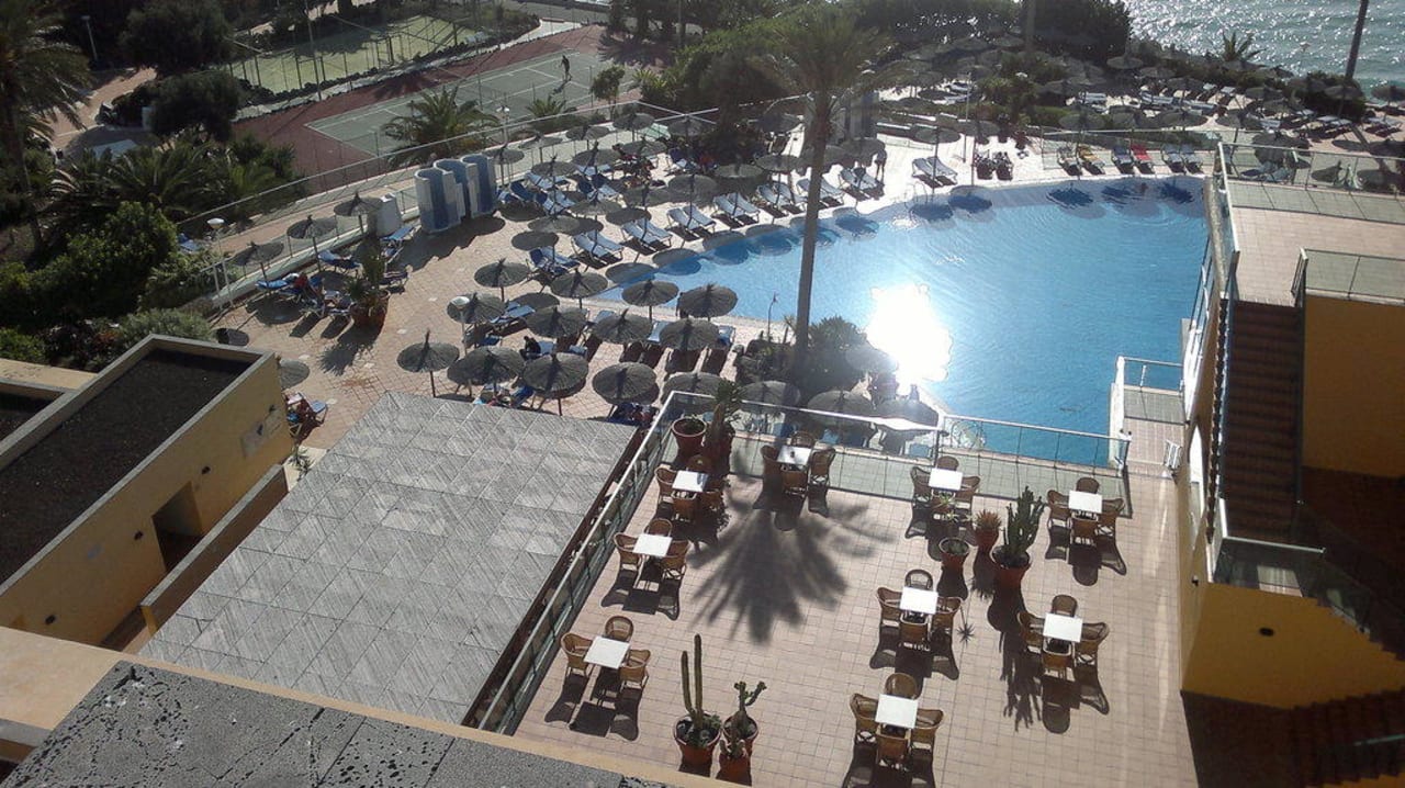 Pool mit Barterrasse SBH Club Paraiso Playa