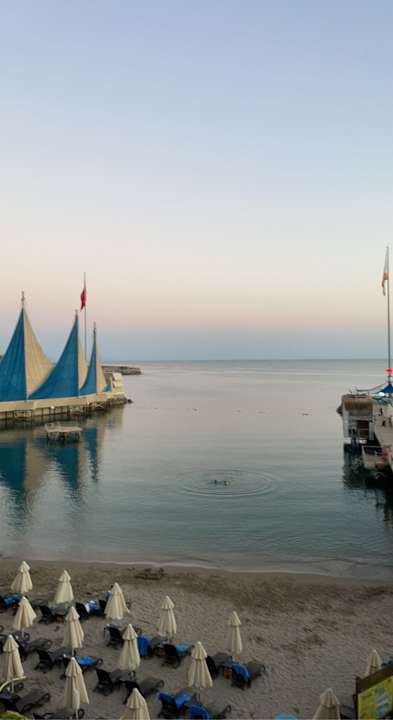 Strand Adin Resort Hotel