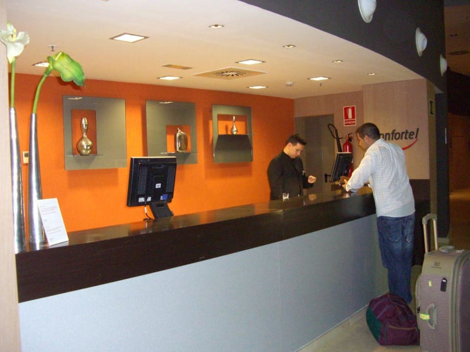 Hotelrezeption Ilunion Aqua 3