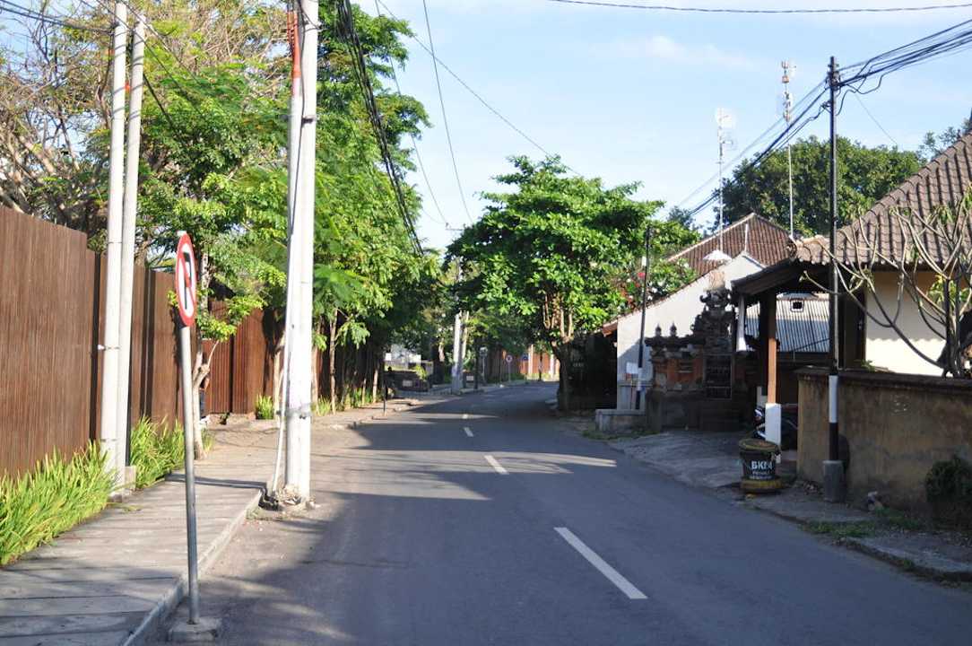 Straße zum Hotel The Samaya Bali - Seminyak