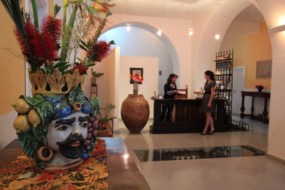 Lobby Hotel L'Ariana