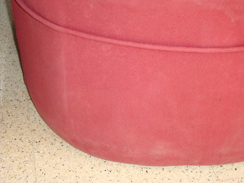 Nochmals schöner, ekliger und fleckiger Sessel Valentin Somni Hotel & Suites