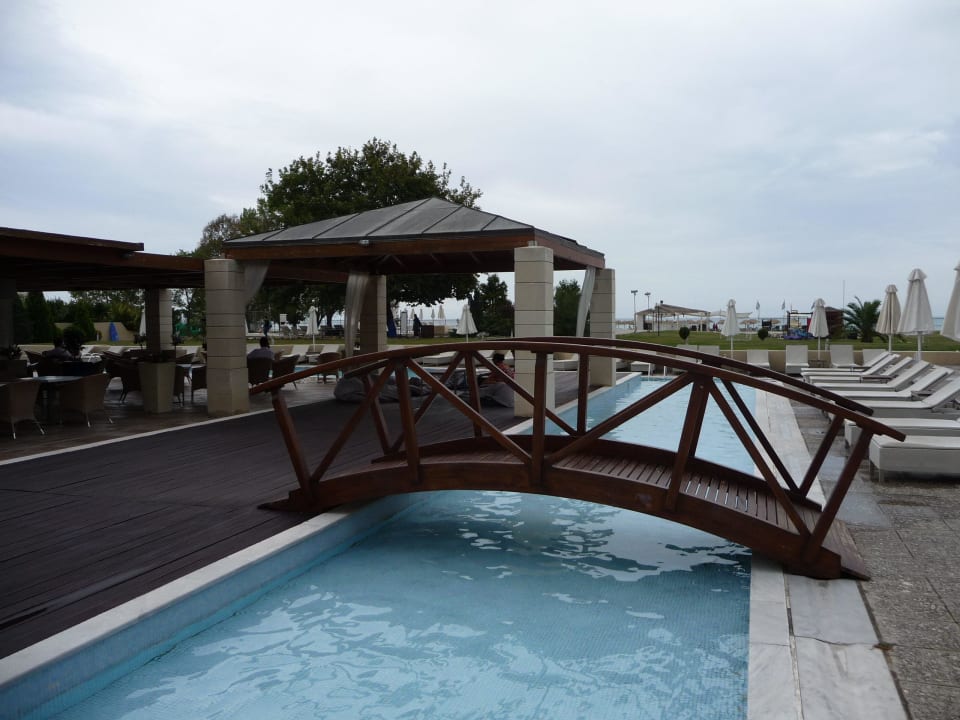 Übergang zur Poolbar Hotel Dion Palace Resort and Spa