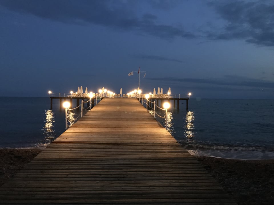 Strand Royal Wings Hotel