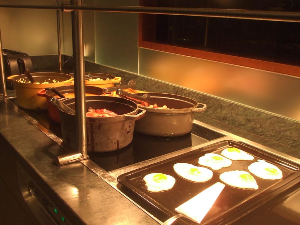 Frühstücksbuffet in der Stüva, Hotel Laudinella Hotel Laudinella