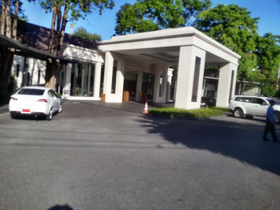 Eingang Woodlands Hotel & Resort