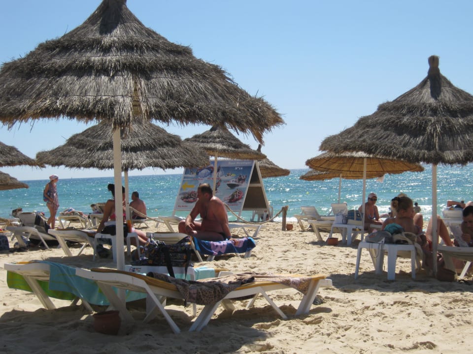 Liege und Schirm frei Hotel Royal Nozha