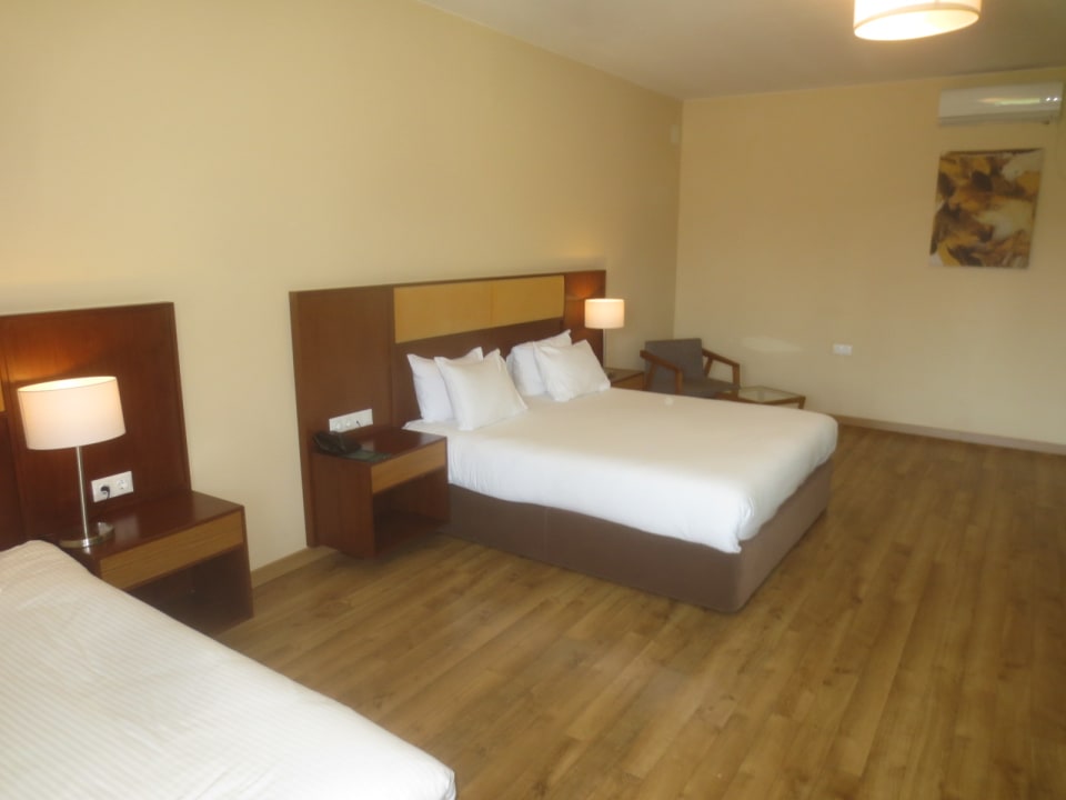 Zimmer Lopota Lake Resort & Spa