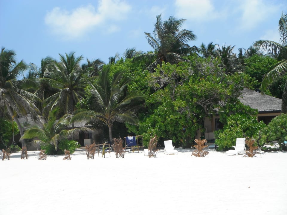 Direkt vor den Superiorbungis Summer Island Maldives