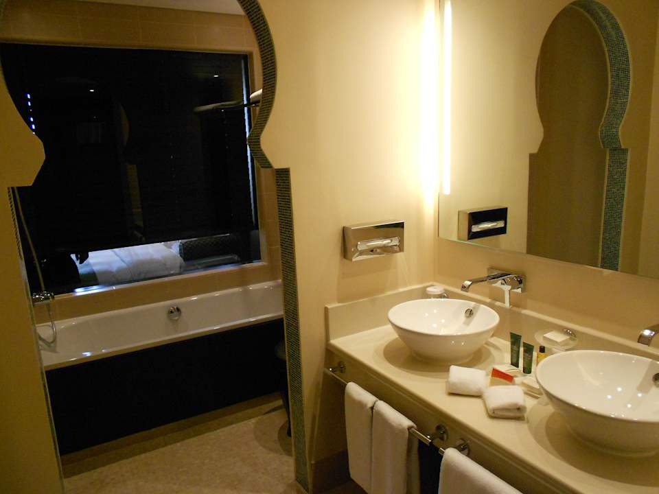 Modernes Bad im Orient Stil Rixos Al Mairid Ras Al Khaimah