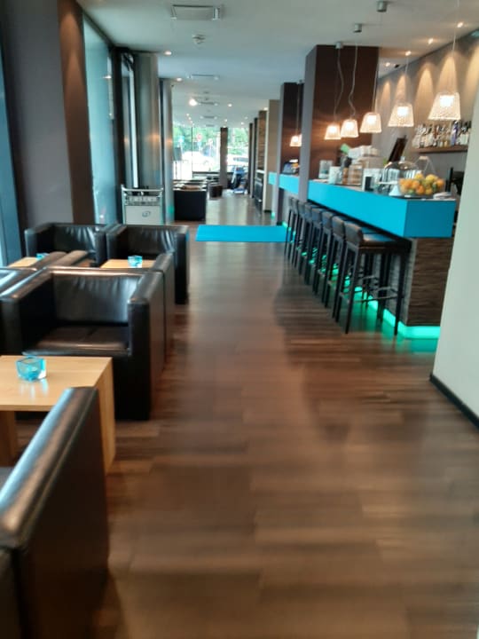 Lobby Motel One Salzburg-Mirabell