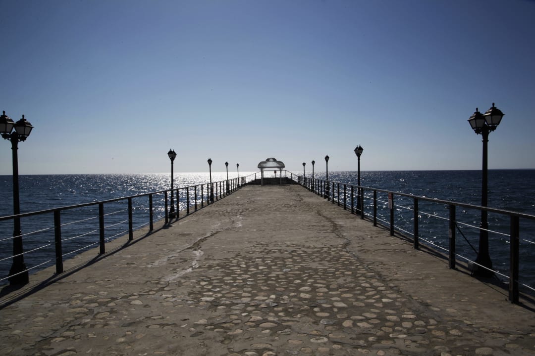 Pier am Strand Elias Beach Hotel
