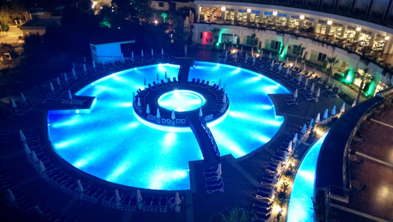 Pool bei Nacht Side Prenses Resort & Spa