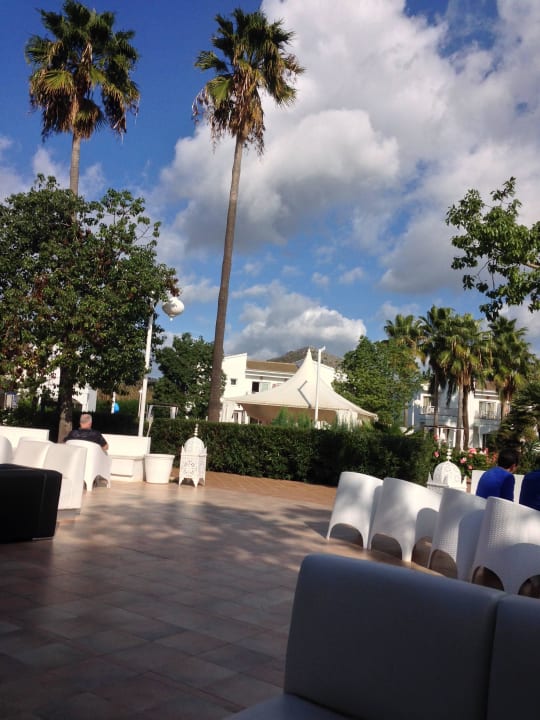 Moments of relaxing Garden Saladina