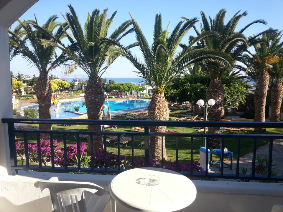 Ausblick vom Bungalow-Zimmer TUI SUNEO Chrissi Amoudia